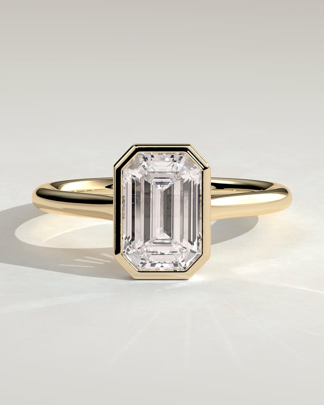 Forlovelsesring med tre steiner