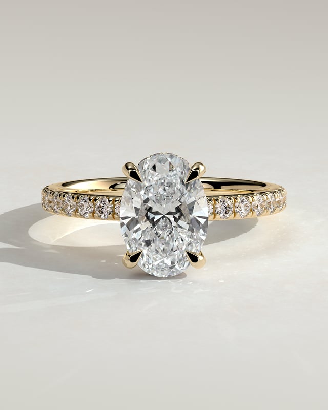 Forlovelsesring i East-West-stil